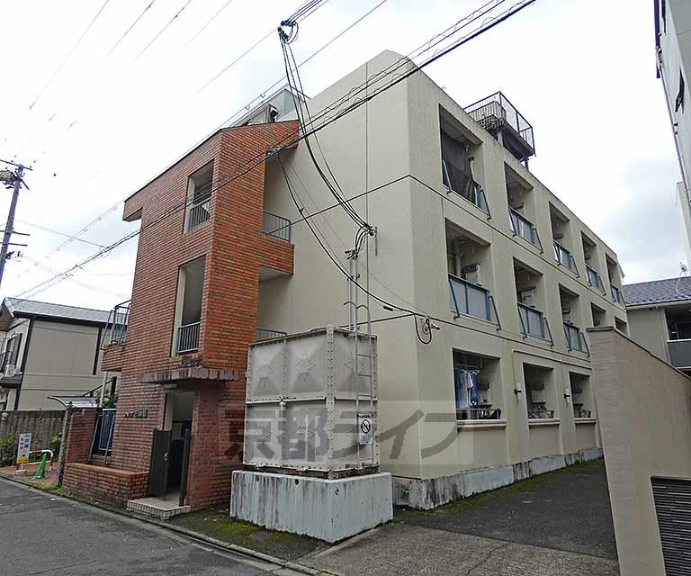 京都市北区北野上白梅町のマンションの建物外観