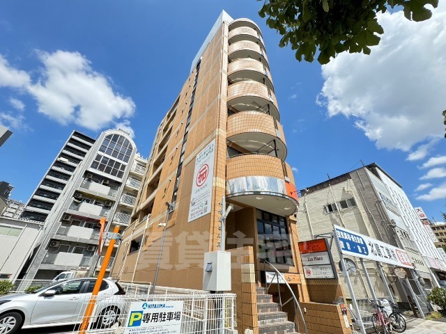 名古屋市中区千代田のマンションの建物外観