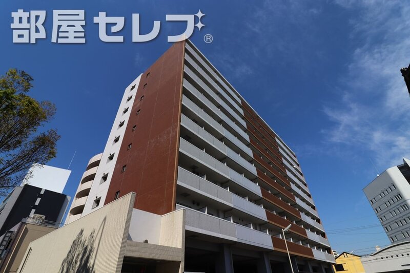 【プラウランド堀田の建物外観】