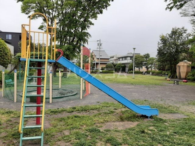 【静岡市駿河区南八幡町のアパートの公園】