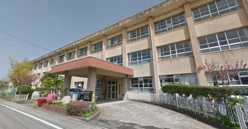 【プレアール長門石の小学校】