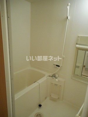 【安八郡安八町南今ケ渕のマンションのバス・シャワールーム】