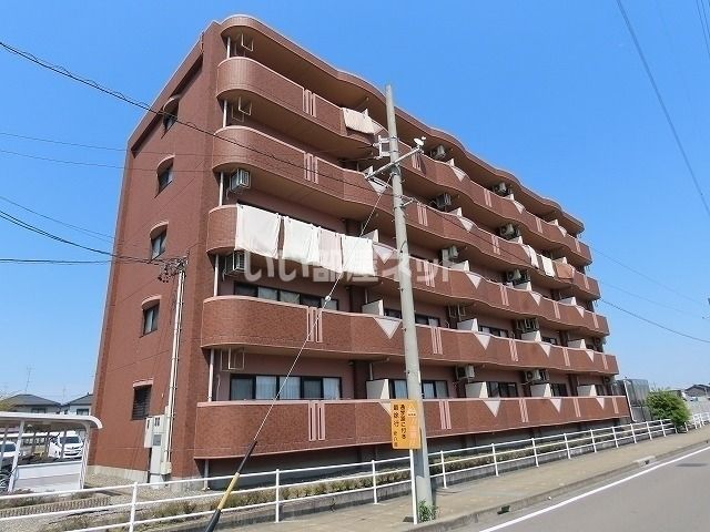 安八郡安八町南今ケ渕のマンションの建物外観