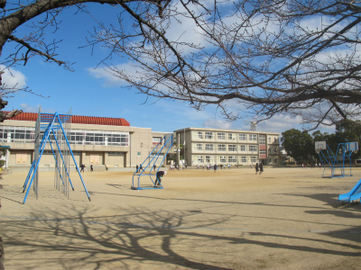 【オリンポス良野の小学校】