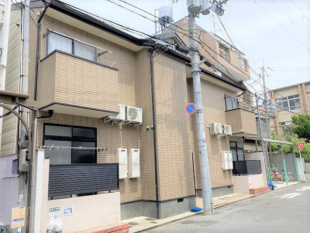 京都市左京区田中上大久保町のアパートの建物外観