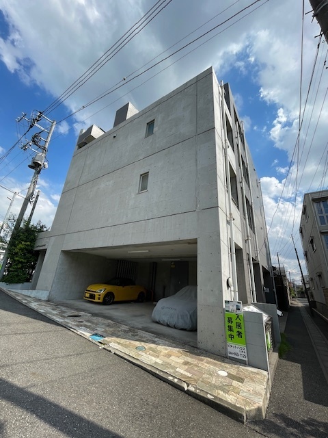 【カーサ・ピッコラ桜木町の建物外観】