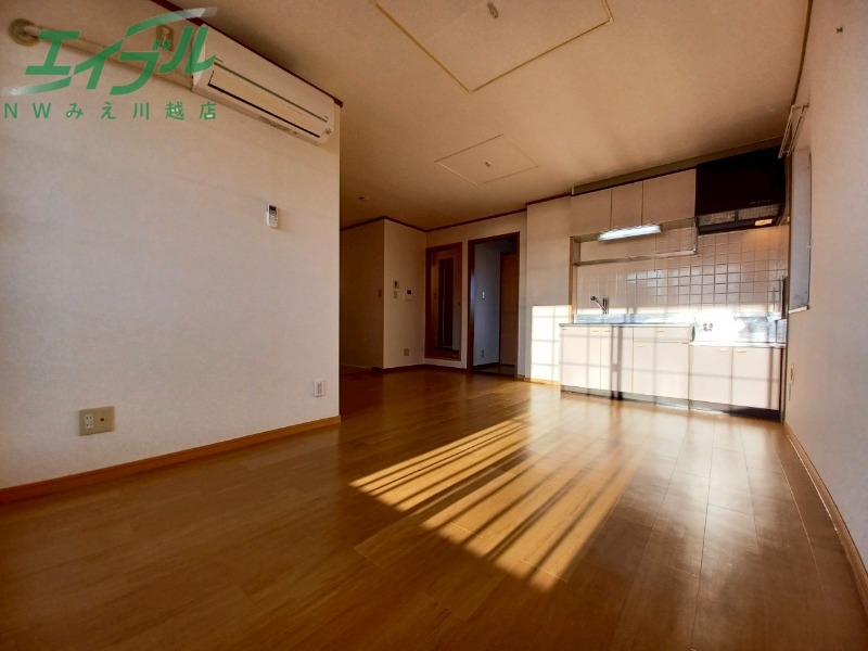 居室・リビング　同型参考写真