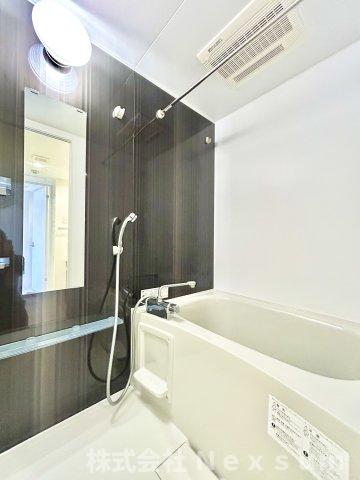 バス・シャワールーム　落ち着いた空間のお風呂です