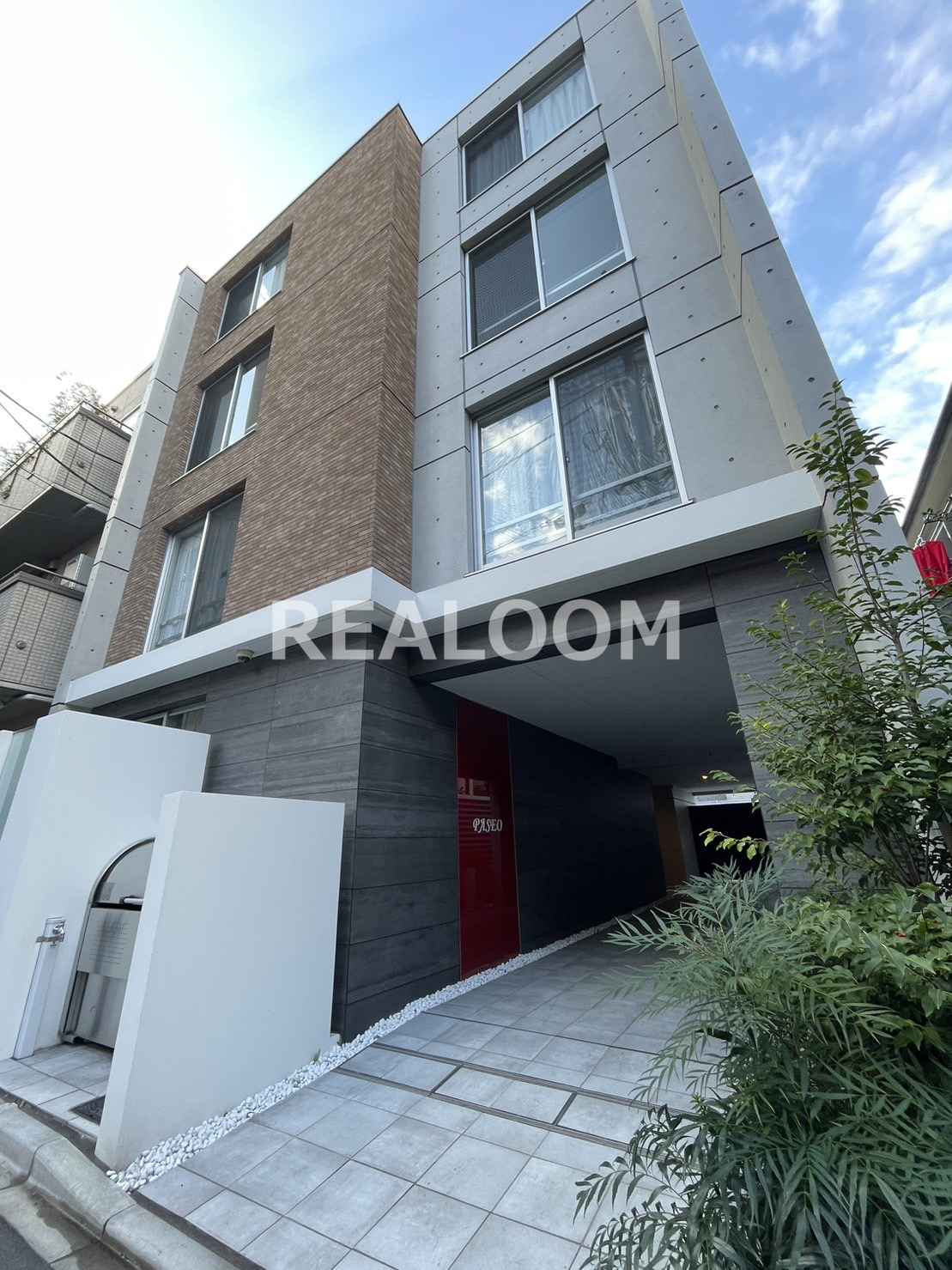 建物外観　写真と現況が異なる場合は現況を優先いたします。