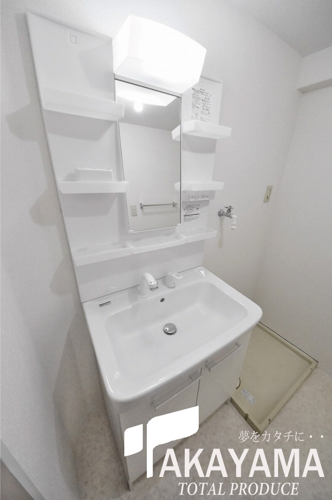 バス・シャワールーム　洗面、照明付きシャワー洗面台★