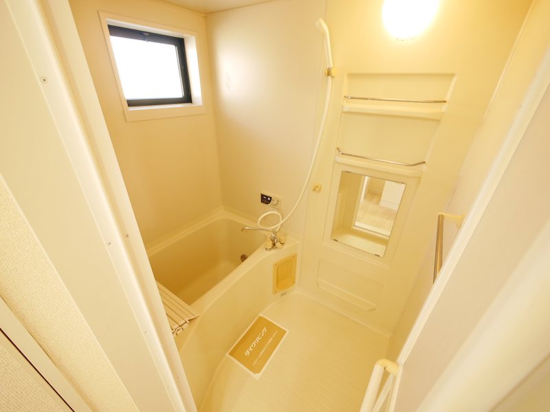 バス・シャワールーム　シャワー・追い焚き給湯