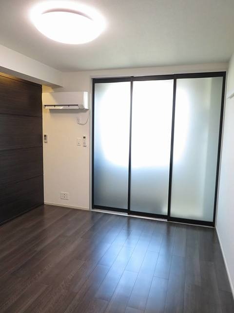 居室・リビング　日当たり良好で明るいお部屋です。