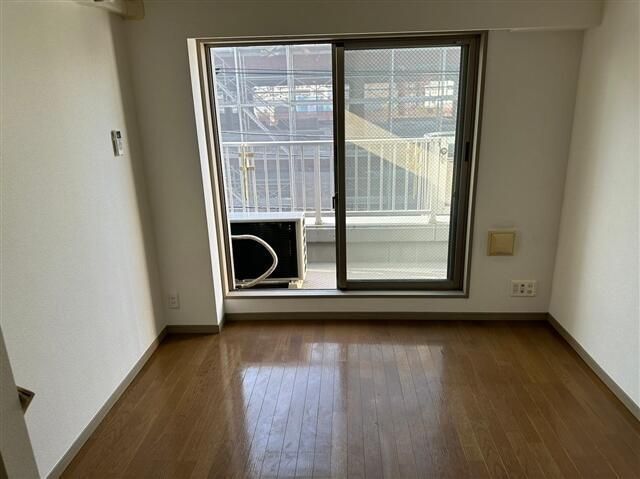 居室・リビング　☆明るい洋室☆