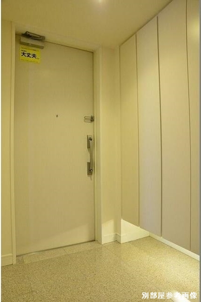 玄関　ゆったりとした玄関スペースです♪