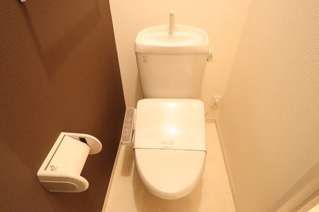 トイレ　温水洗浄暖房便座