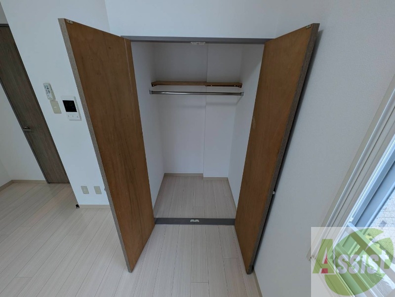 収納　寝室のクローゼットにもたくさん収納出来ますね！