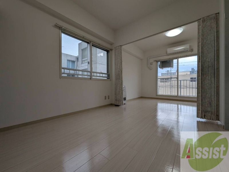 居室・リビング　広くてきれいなリビングです！快適に過ごせそうですね。