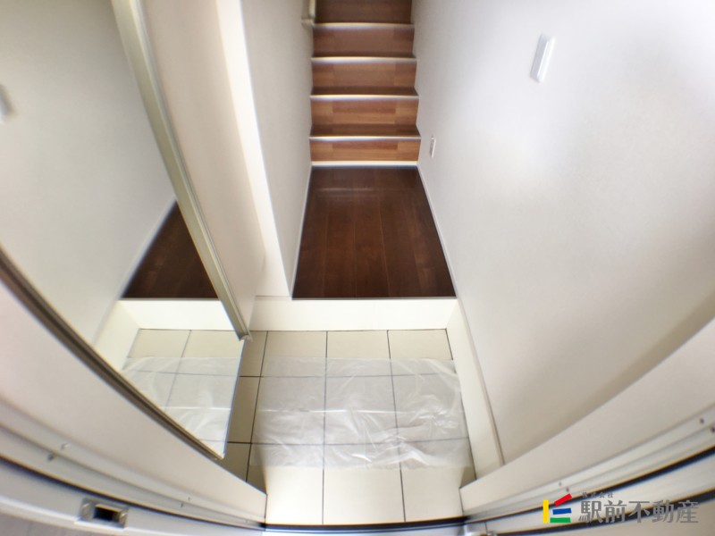 玄関　同タイプの写真です。