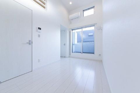 居室・リビング　室内