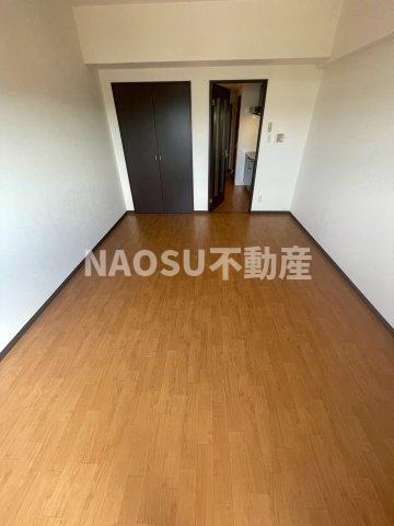 居室・リビング　こちらのリビングで趣味の時間をお楽しみください