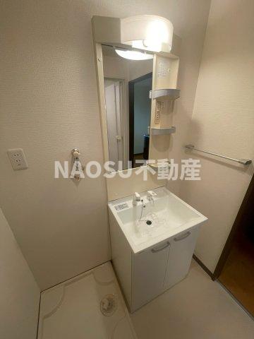 洗面設備　脱衣スペースもあります