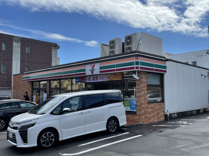 コンビニ　セブンイレブン（コンビニ）まで280m