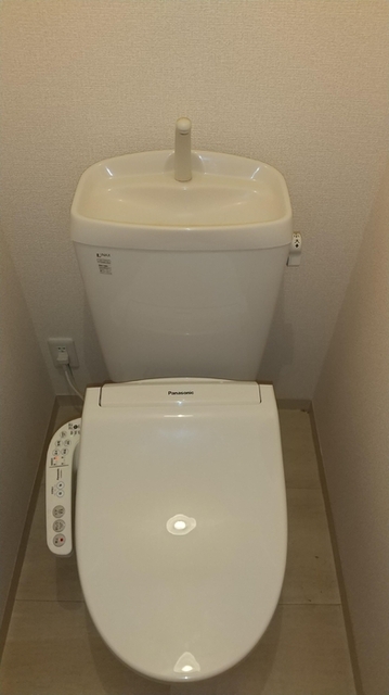 トイレ　温水洗浄暖房便座