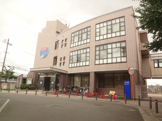 図書館　茨木市立庄栄図書館（図書館）まで261m
