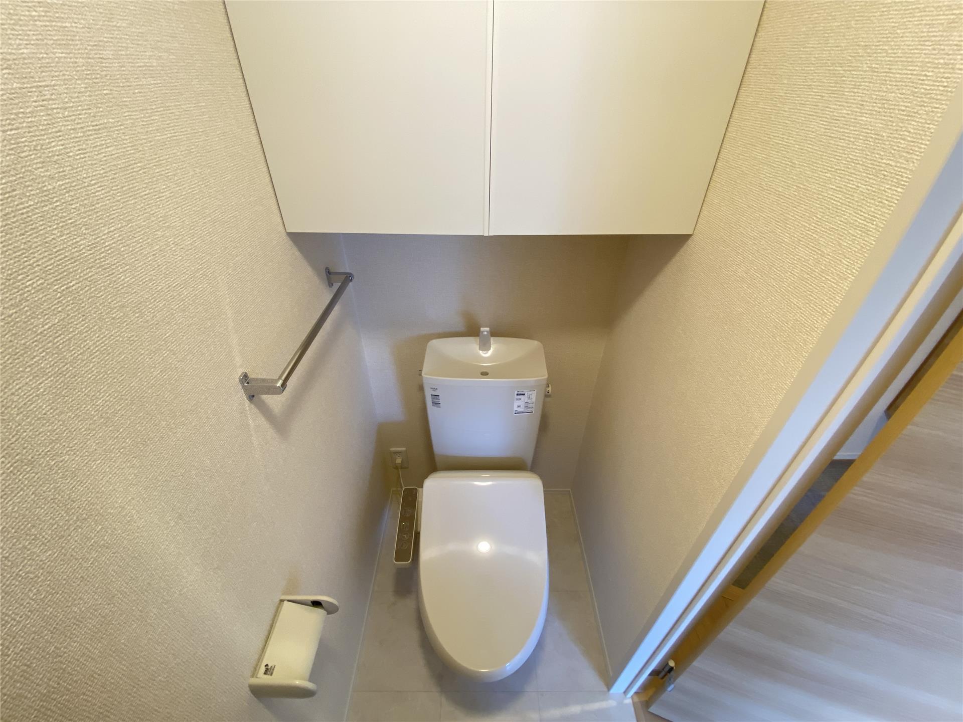 トイレ　温水洗浄暖房便座付トイレ