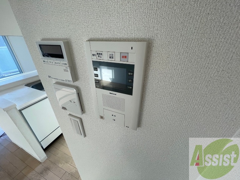 セキュリティ　ＴＶモニター付インターホンです。来客者の顔が見えるので安心！