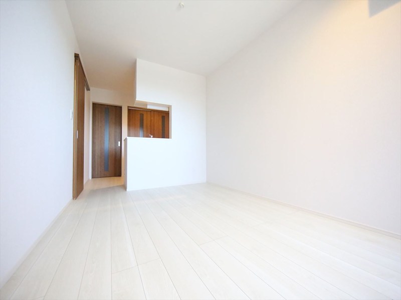 居室・リビング　ＬＤＫ11帖　システムキッチン　エアコン完備