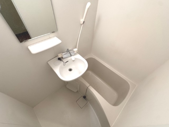 バス・シャワールーム　同物件別部屋イメージ