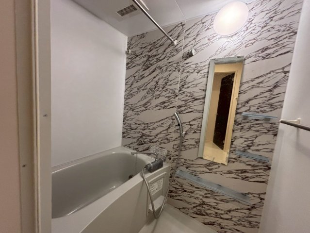 バス・シャワールーム　ゆったり過ごせるお風呂です