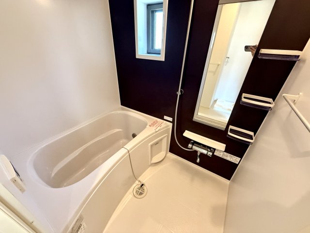 バス・シャワールーム　浴室乾燥・追い炊き機能付きで便利♪