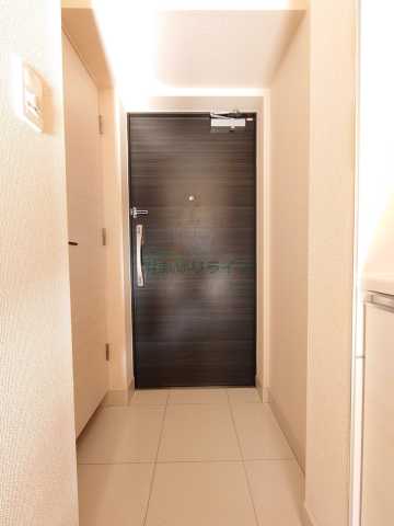 玄関　別階層の参考写真になります。