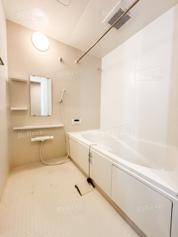 バス・シャワールーム　追い焚き機能付きのお風呂です♪