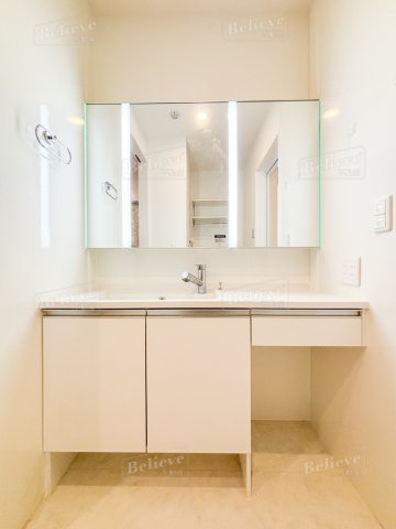 洗面設備　明るい洗面所です★