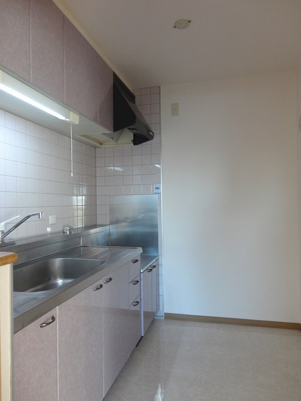 キッチン　広さに余裕あり