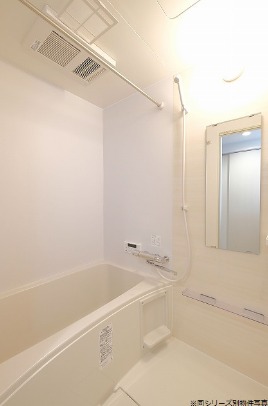 バス・シャワールーム　浴室乾燥付きバスルーム