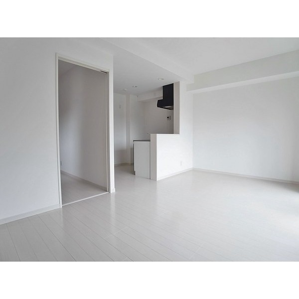 居室・リビング　※写真は他号室を含む為現状優先とさせて頂きます