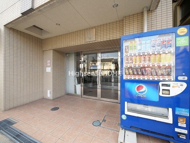 エントランス　ゆとりのあるエントランスです