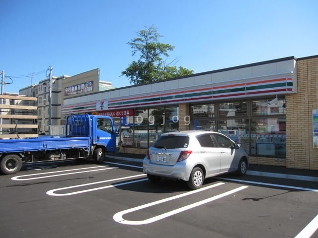 コンビニ　セブンイレブン札幌本通9丁目店（コンビニ）まで470m