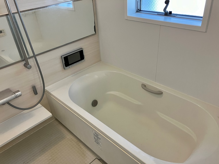 バス・シャワールーム　コンパクトで使いやすいお風呂です