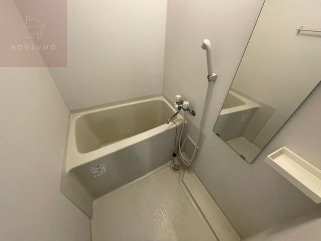 バス・シャワールーム　コンパクトで使いやすいトイレです
