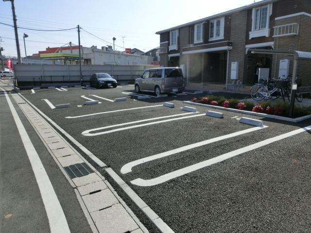 駐車場　敷地内の駐車場あります。