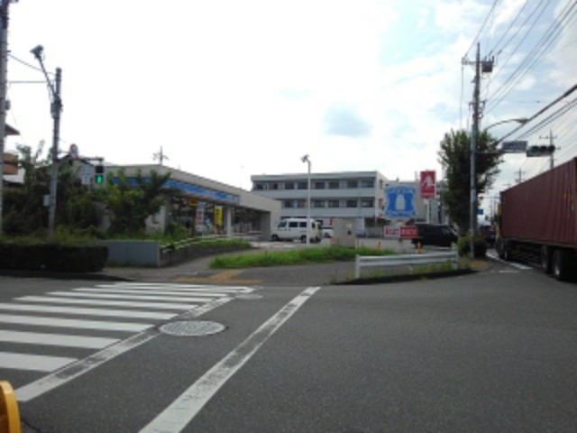 コンビニ　ローソン（コンビニ）まで500m