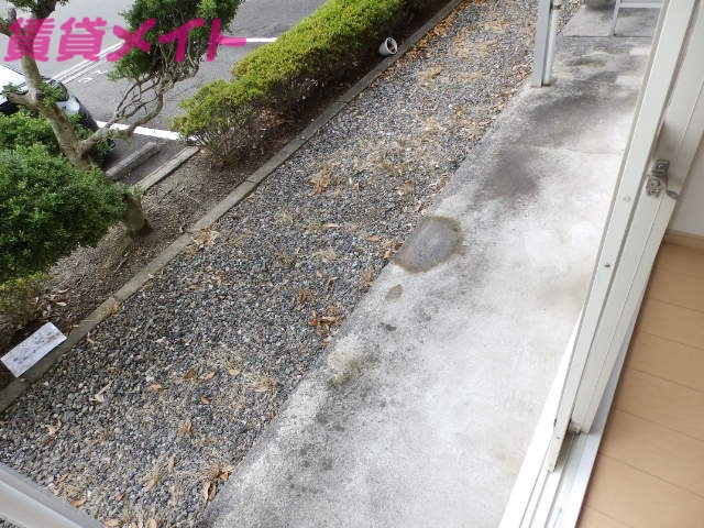 バルコニー　同タイプ部屋写真です。