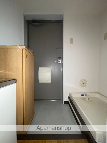 田部ビルの玄関写真