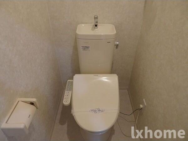 トイレ　落ち着いたトイレです
