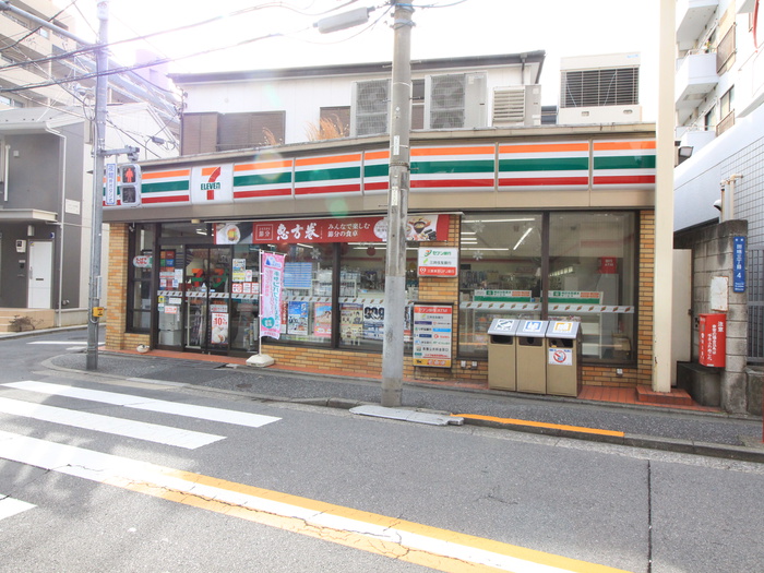 コンビニ　セブンイレブン　田端３丁目店（コンビニ）まで50m